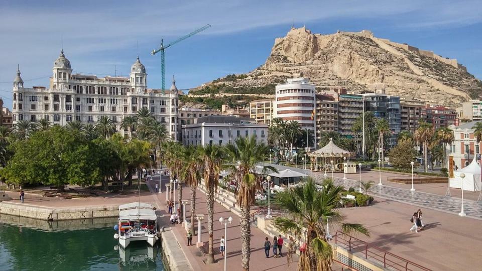 Precioso Piso Frente Al Mar Con Enorme Terraza Lägenhet El Campello Exteriör bild
